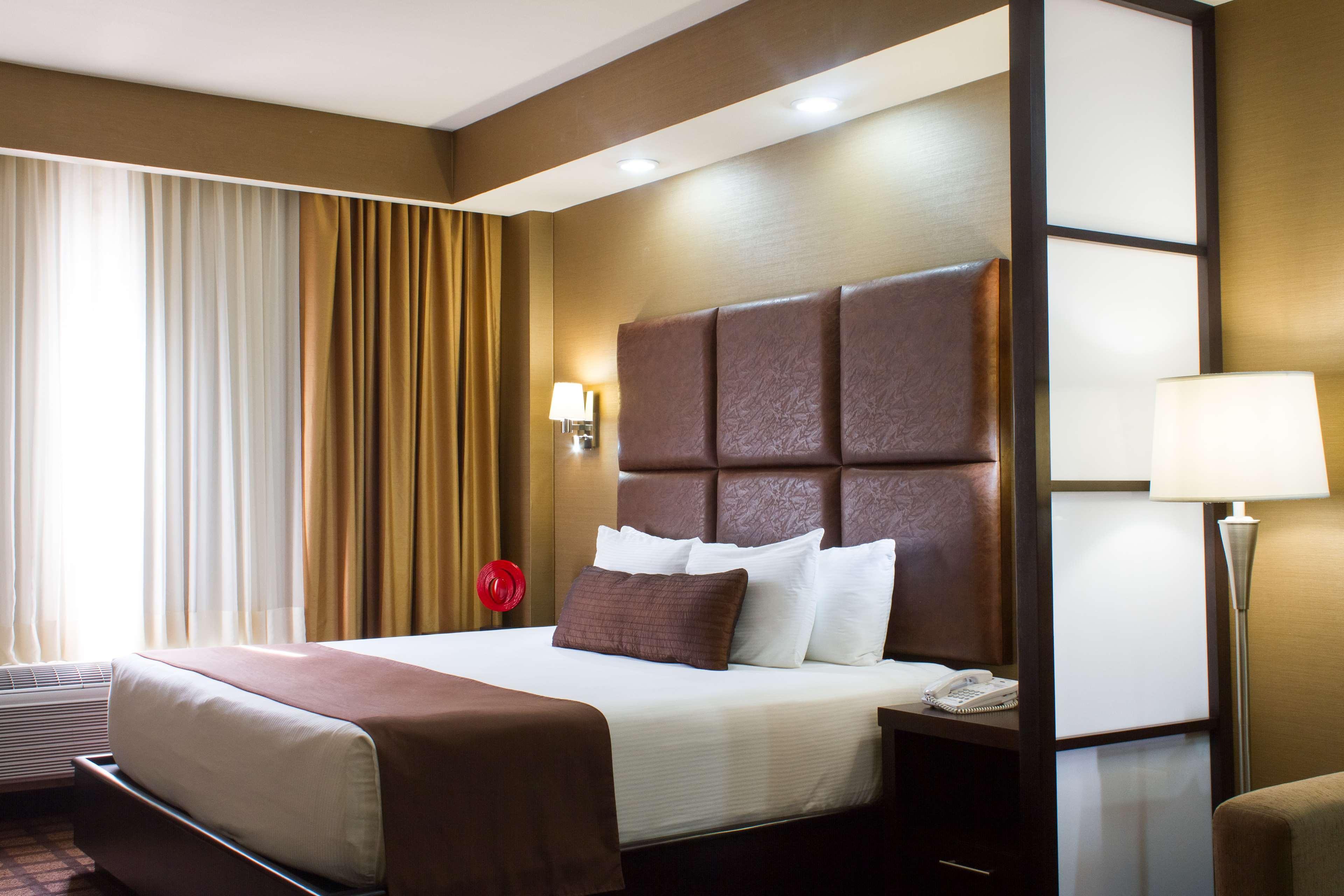 Best Western Premier Monterrey Aeropuerto Apodaca Buitenkant foto A typical hotel room