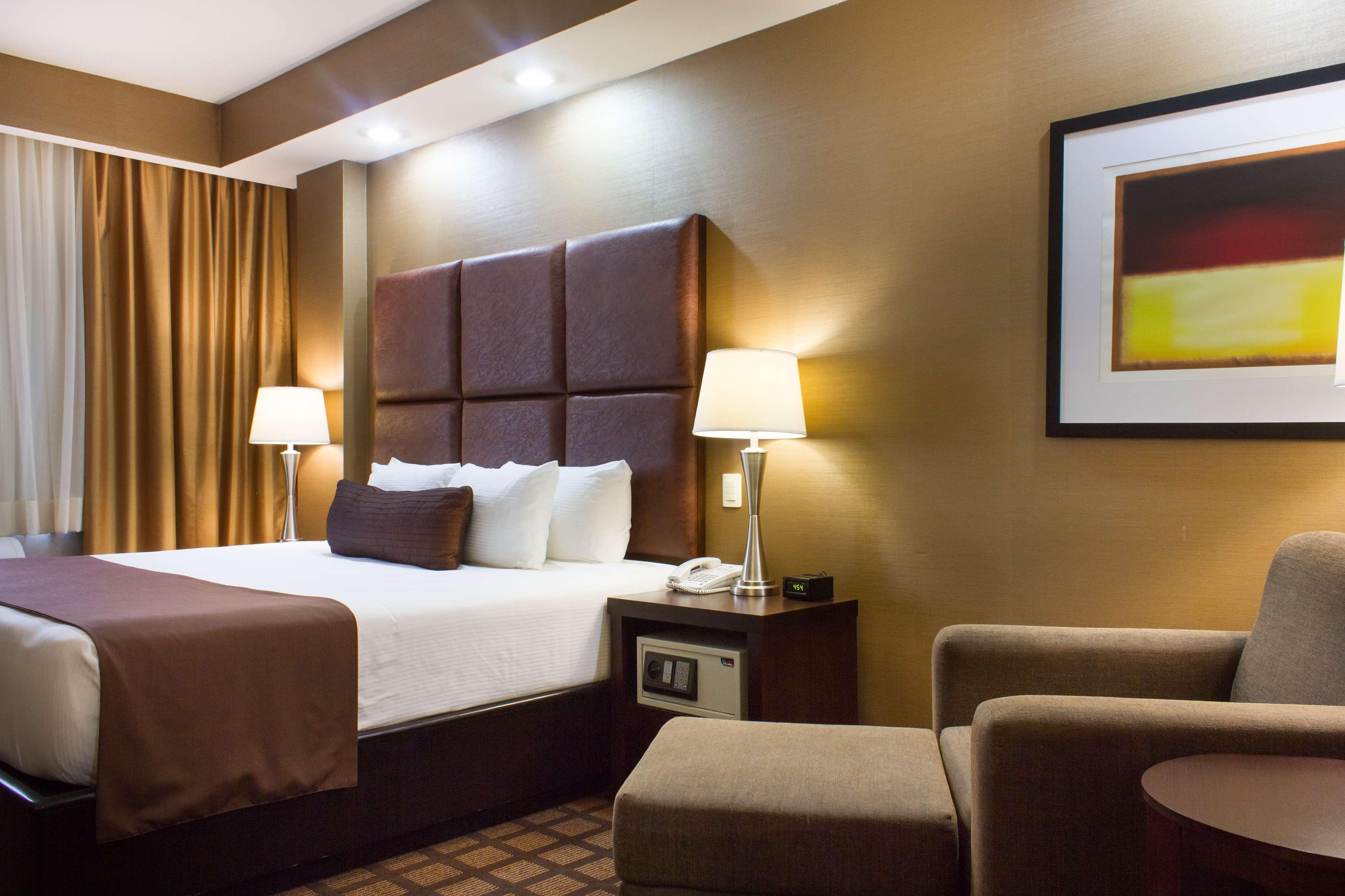 Best Western Premier Monterrey Aeropuerto Apodaca Buitenkant foto A typical room at the hotel