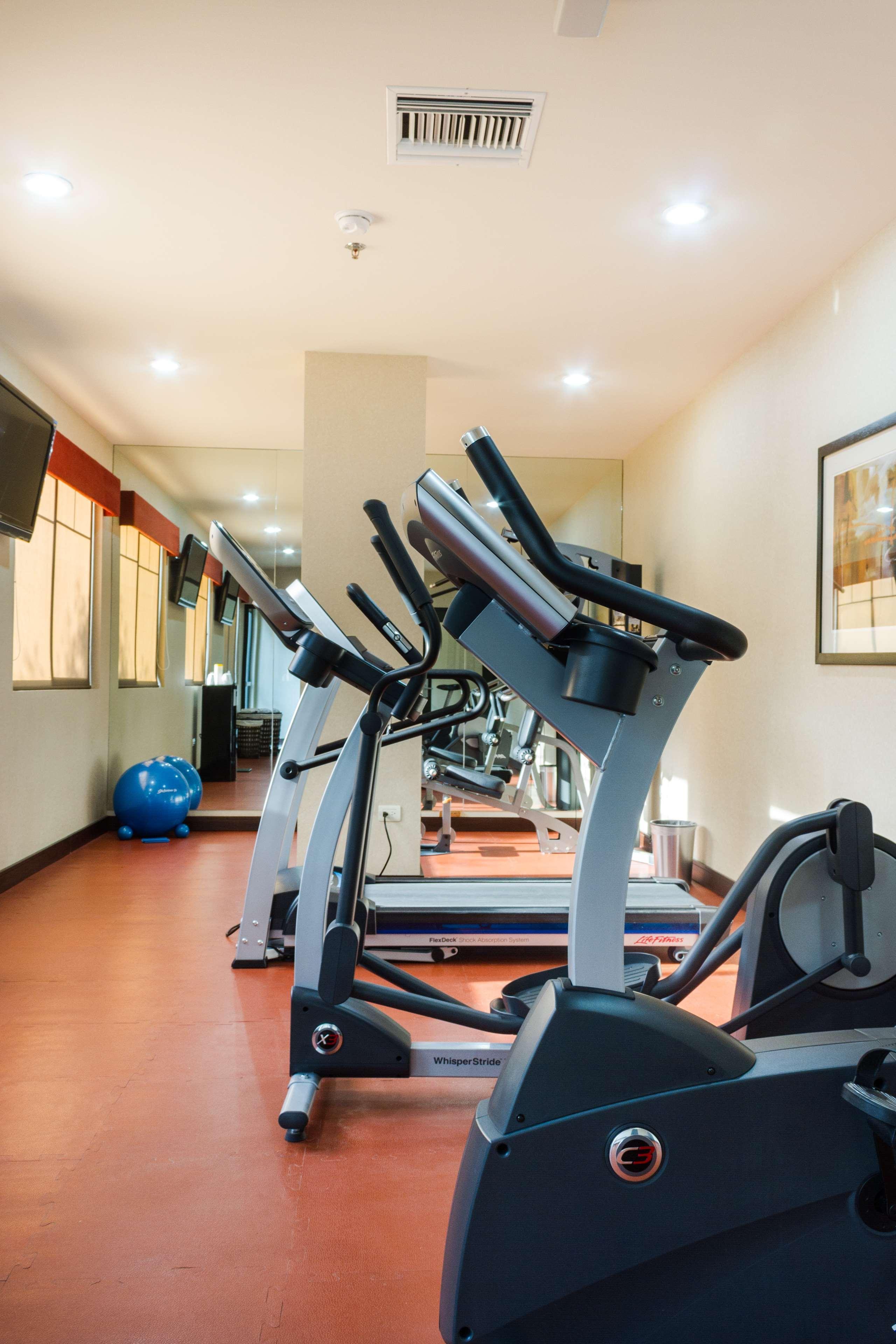 Best Western Premier Monterrey Aeropuerto Apodaca Buitenkant foto Elliptical trainer