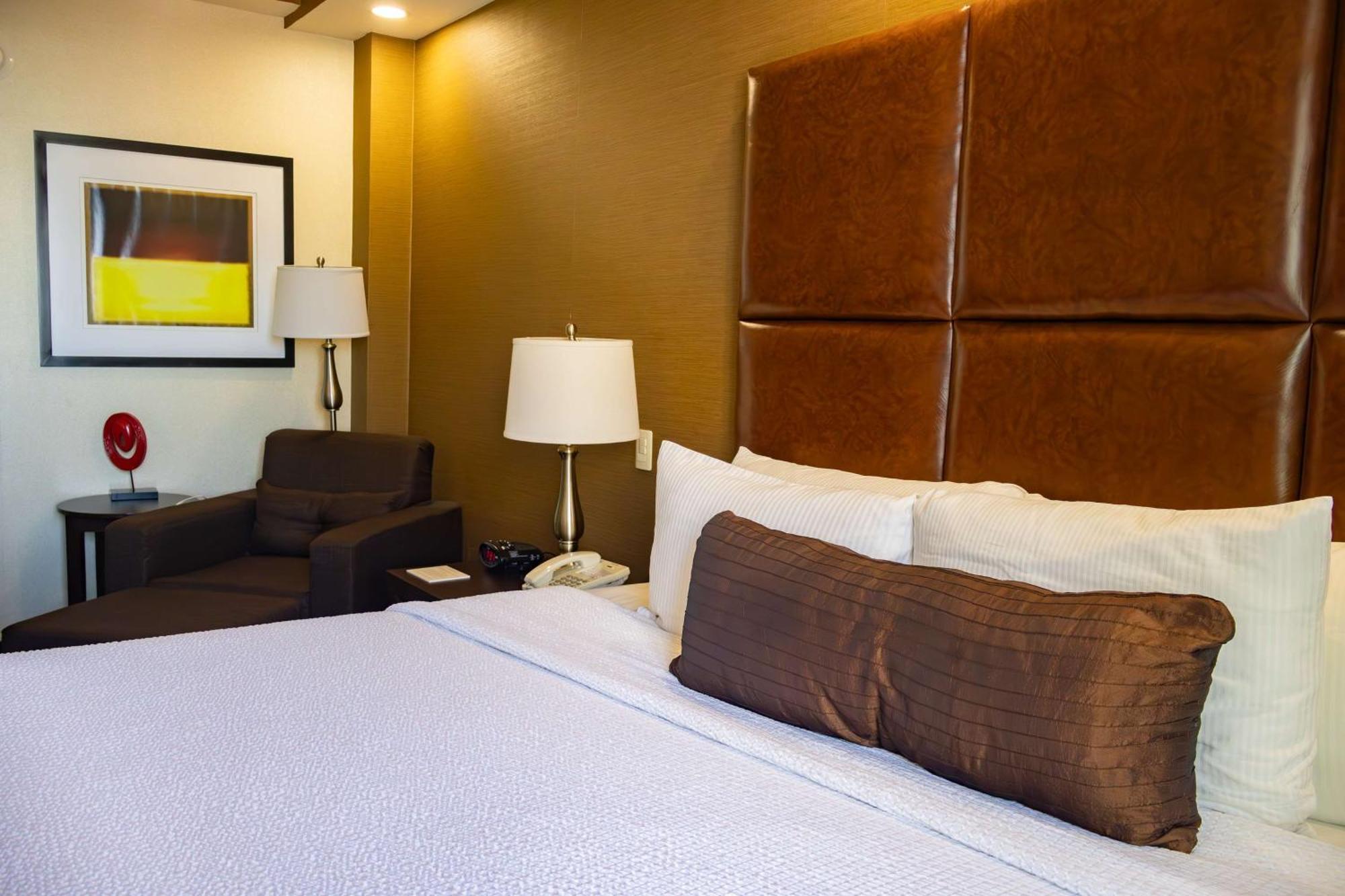 Best Western Premier Monterrey Aeropuerto Apodaca Buitenkant foto A typical room at the hotel