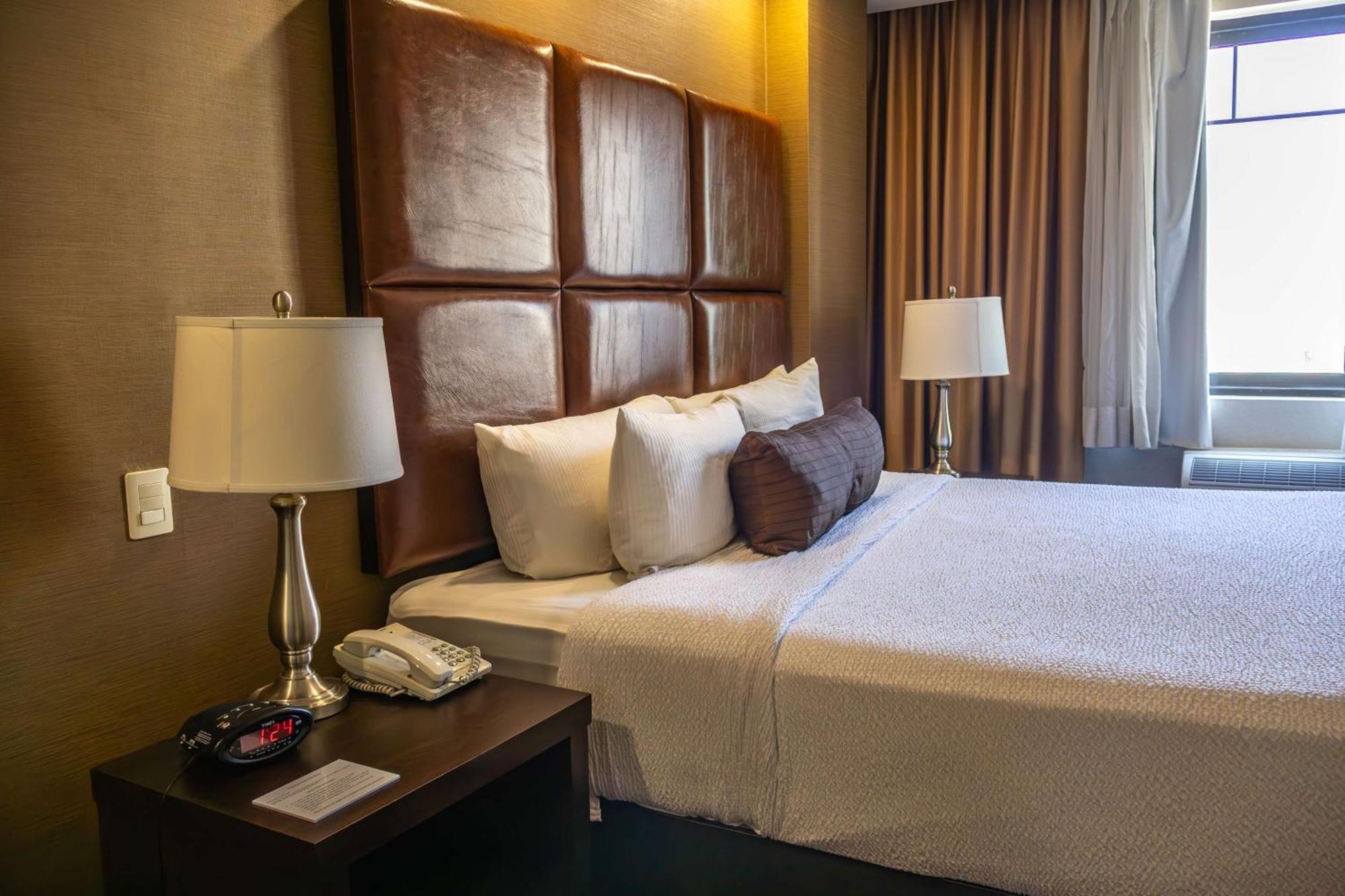 Best Western Premier Monterrey Aeropuerto Apodaca Buitenkant foto A room at the hotel
