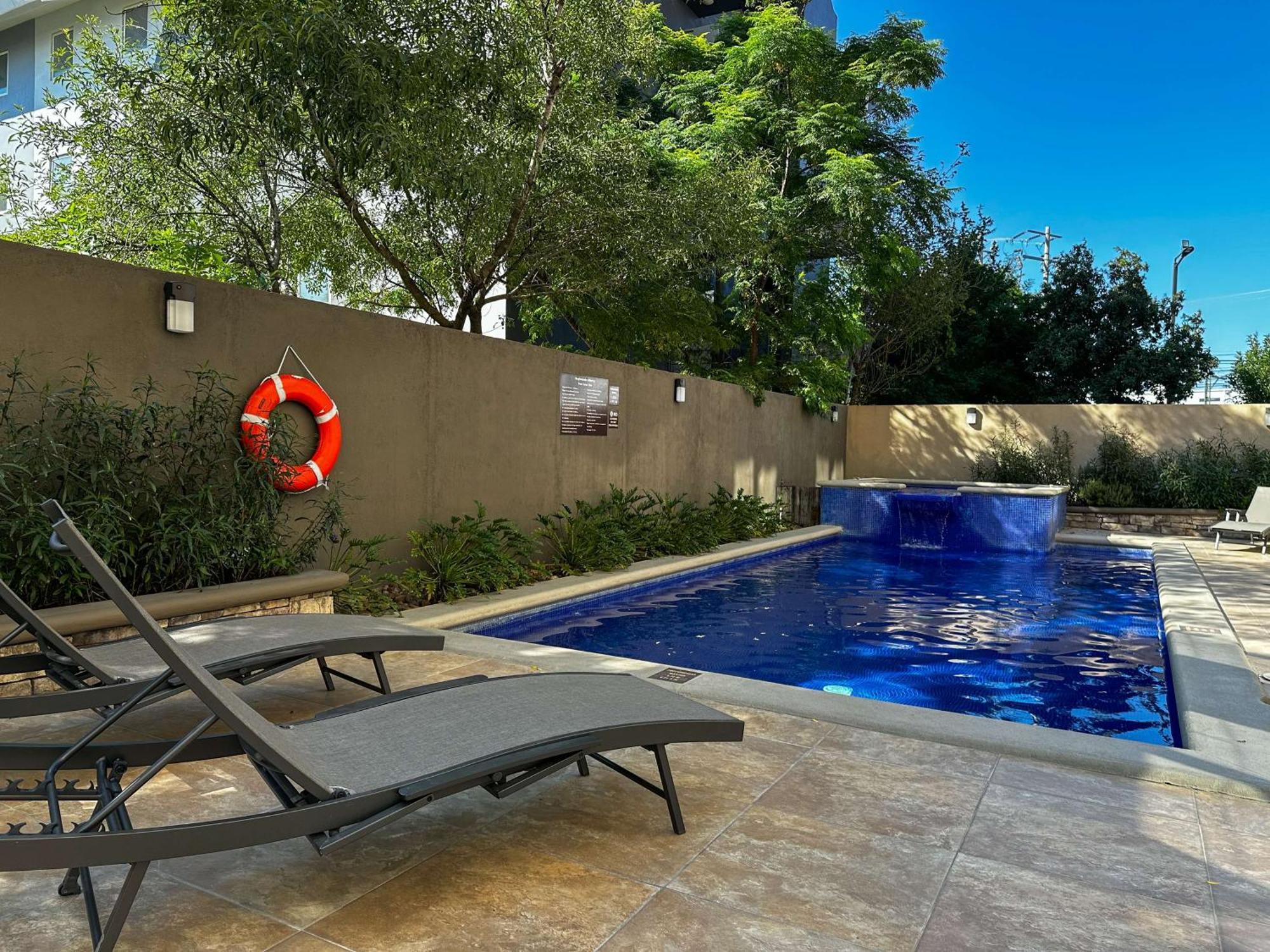 Best Western Premier Monterrey Aeropuerto Apodaca Buitenkant foto 3D rendering of a swimming pool